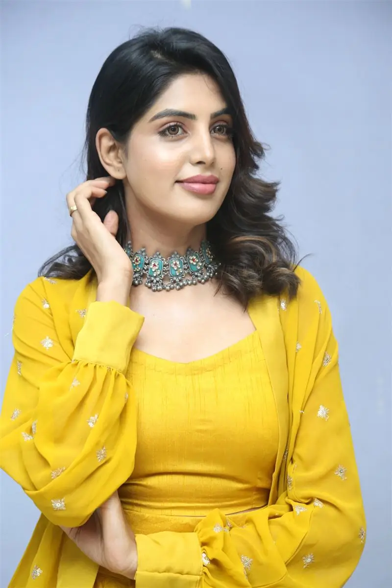 TELUGU ACTRESS NAVAMI GAYAK AT OO MANCHI GHOST MOVIE RELEASE EVENT 5